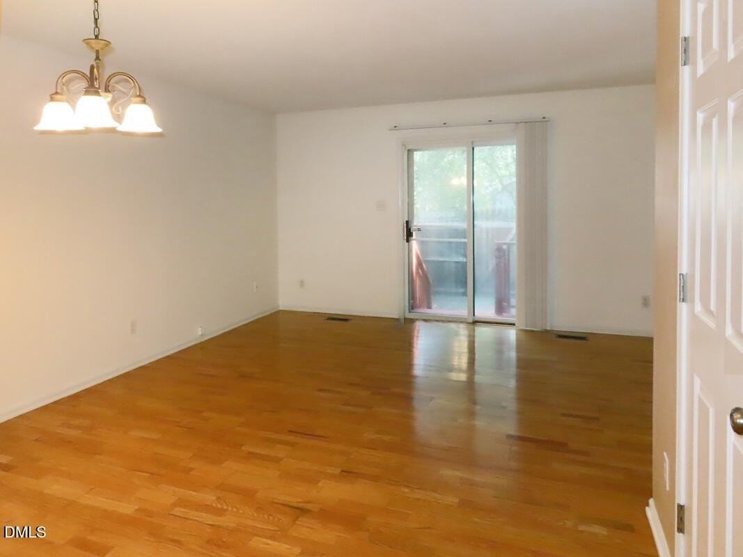 109 Gunston Ct - Photo 4 of 15