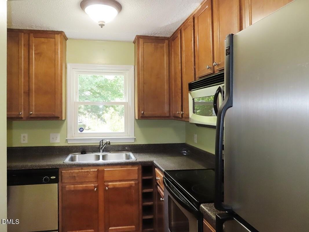 109 Gunston Ct - Photo 7 of 15