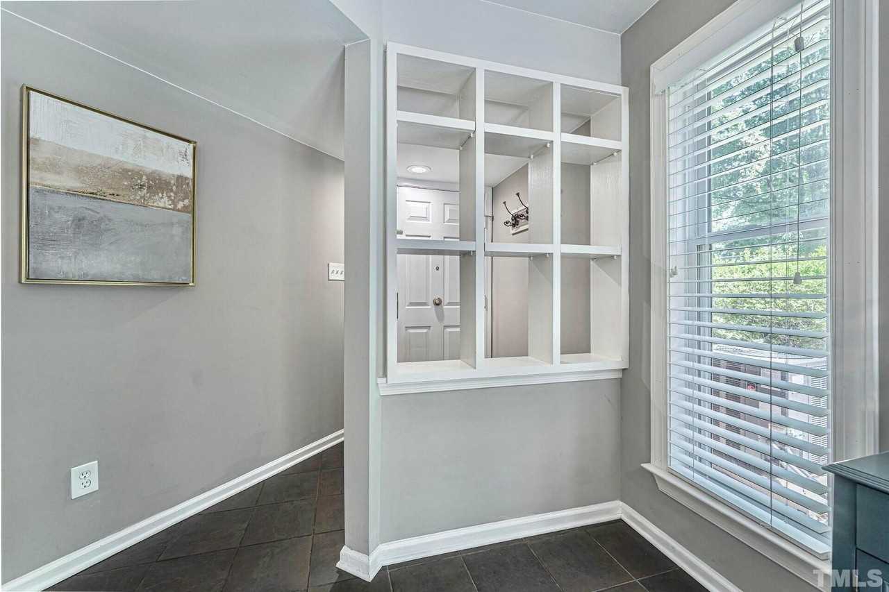 911 Washington St #103 - Photo 6 of 32