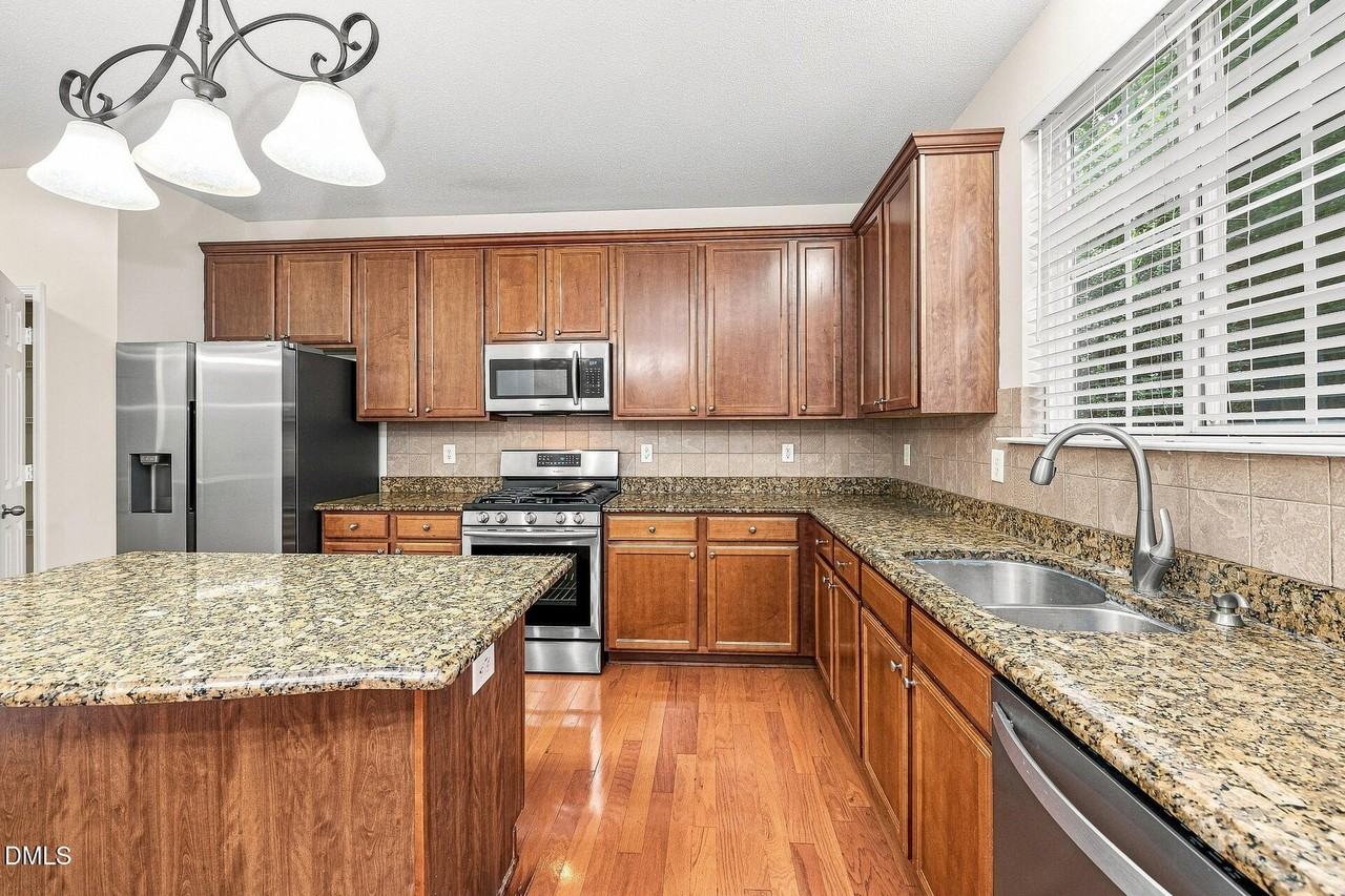 1150 Brookhill Way - Photo 7 of 36