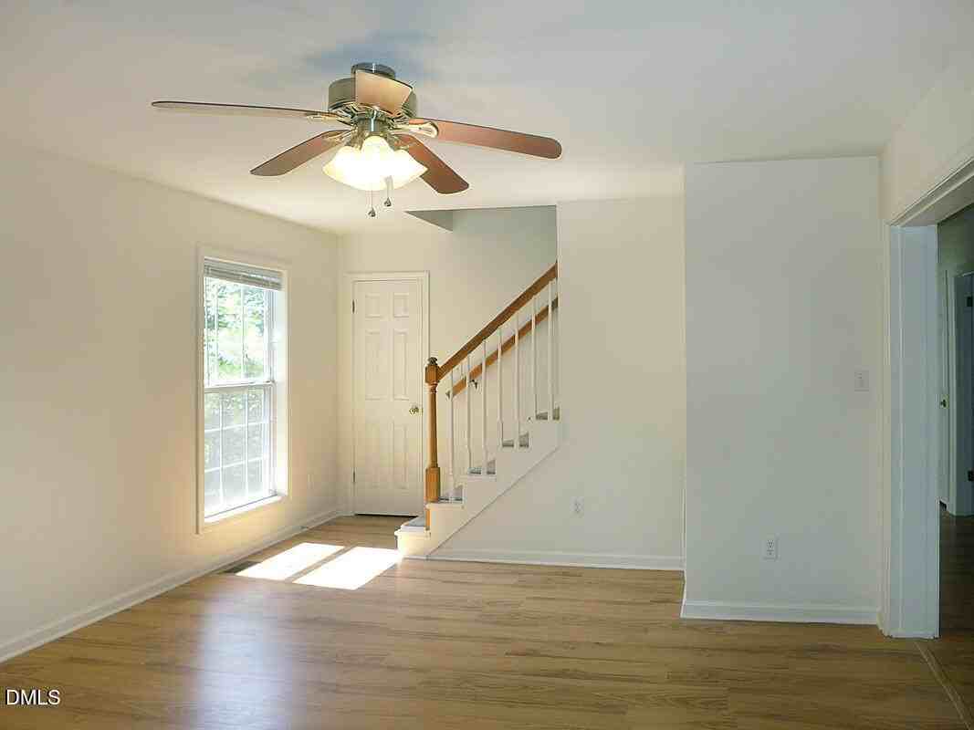310 Davie Rd - Photo 2 of 17