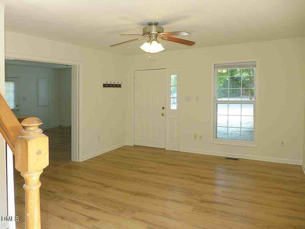 310 Davie Rd - Photo 3 of 17