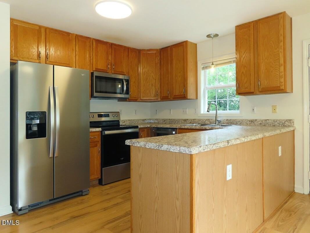 310 Davie Rd - Photo 5 of 17