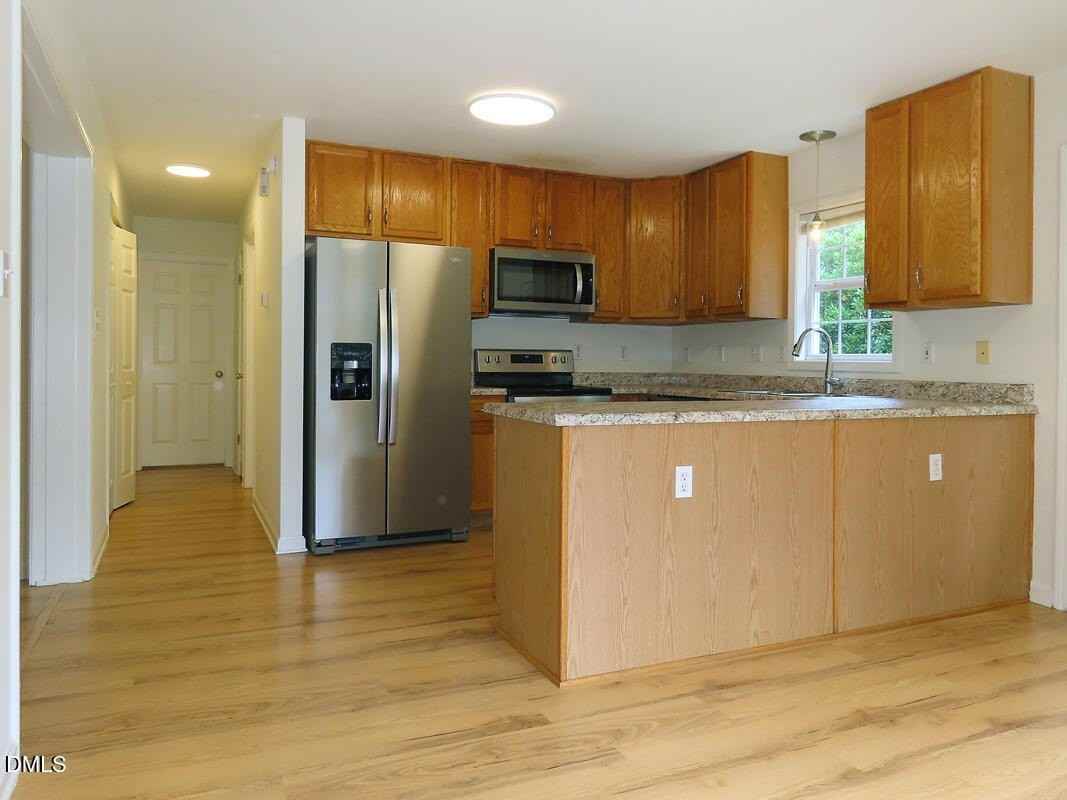 310 Davie Rd - Photo 6 of 17