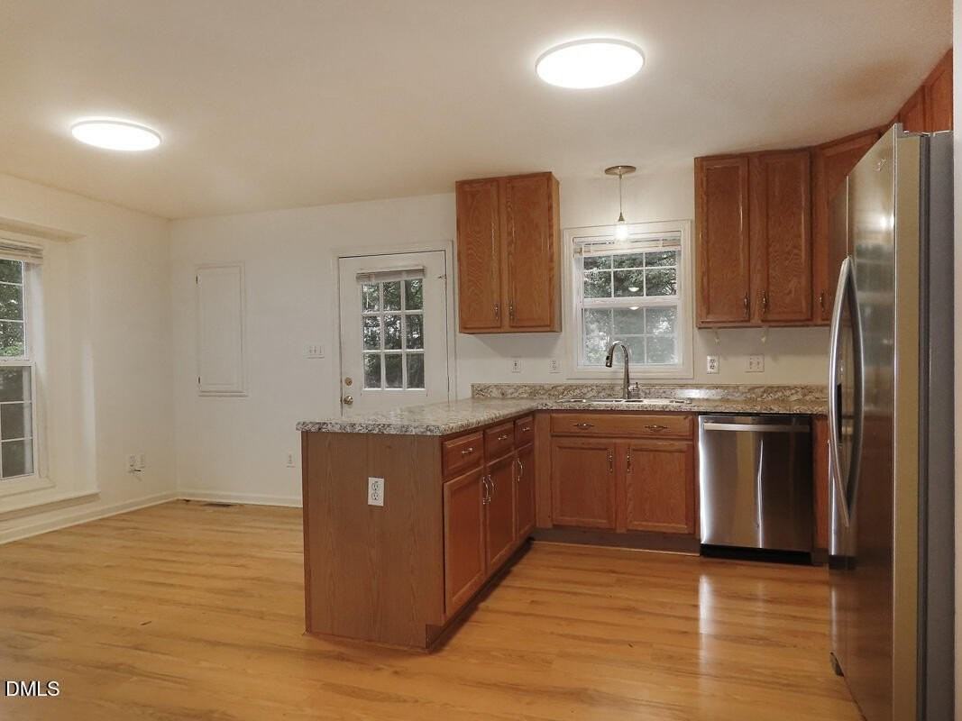 320 Davie Rd - Photo 6 of 20