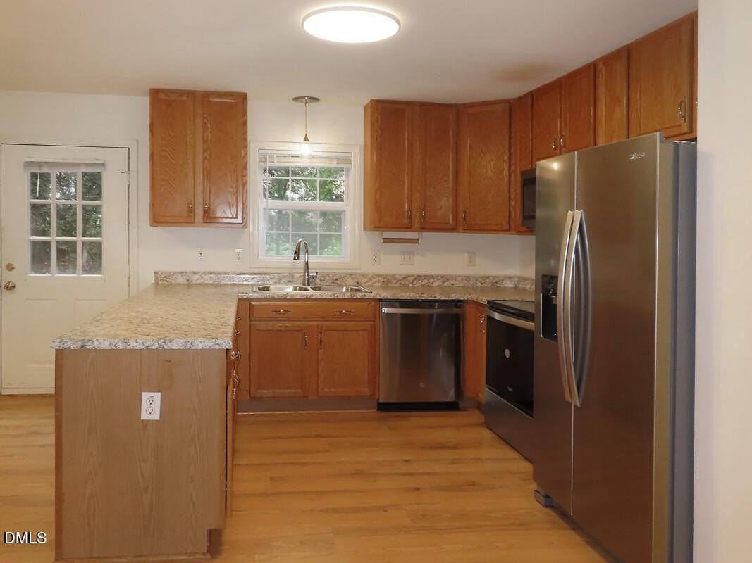 320 Davie Rd - Photo 7 of 20