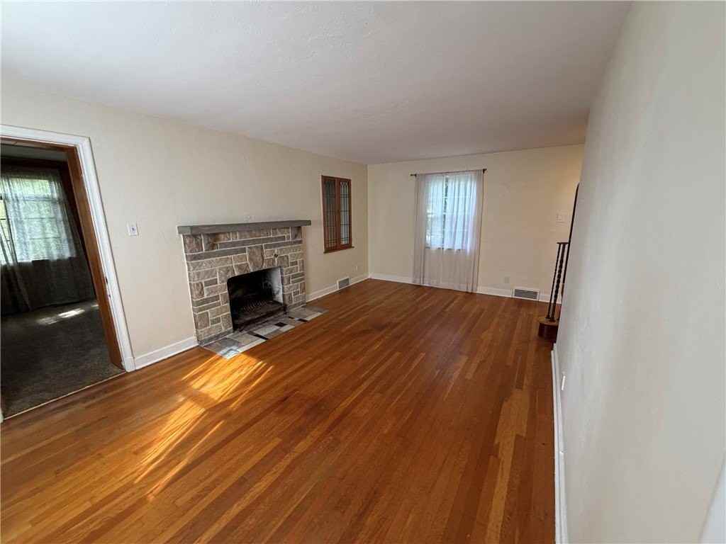 218 Jackson Cir - Photo 5 of 44
