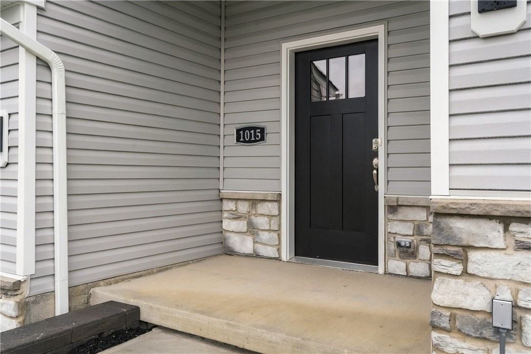 1015 Darcy Dr - Photo 2 of 25
