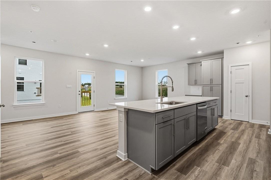 1015 Darcy Dr - Photo 4 of 25