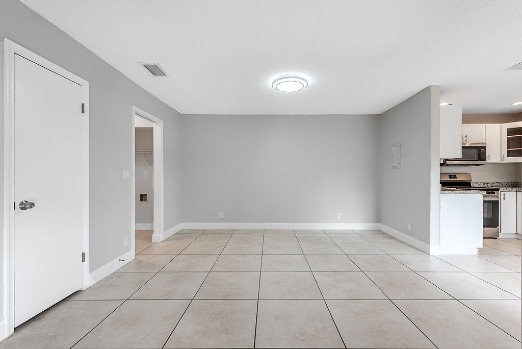 1719 N Congress Ave #1 - Photo 7 of 38