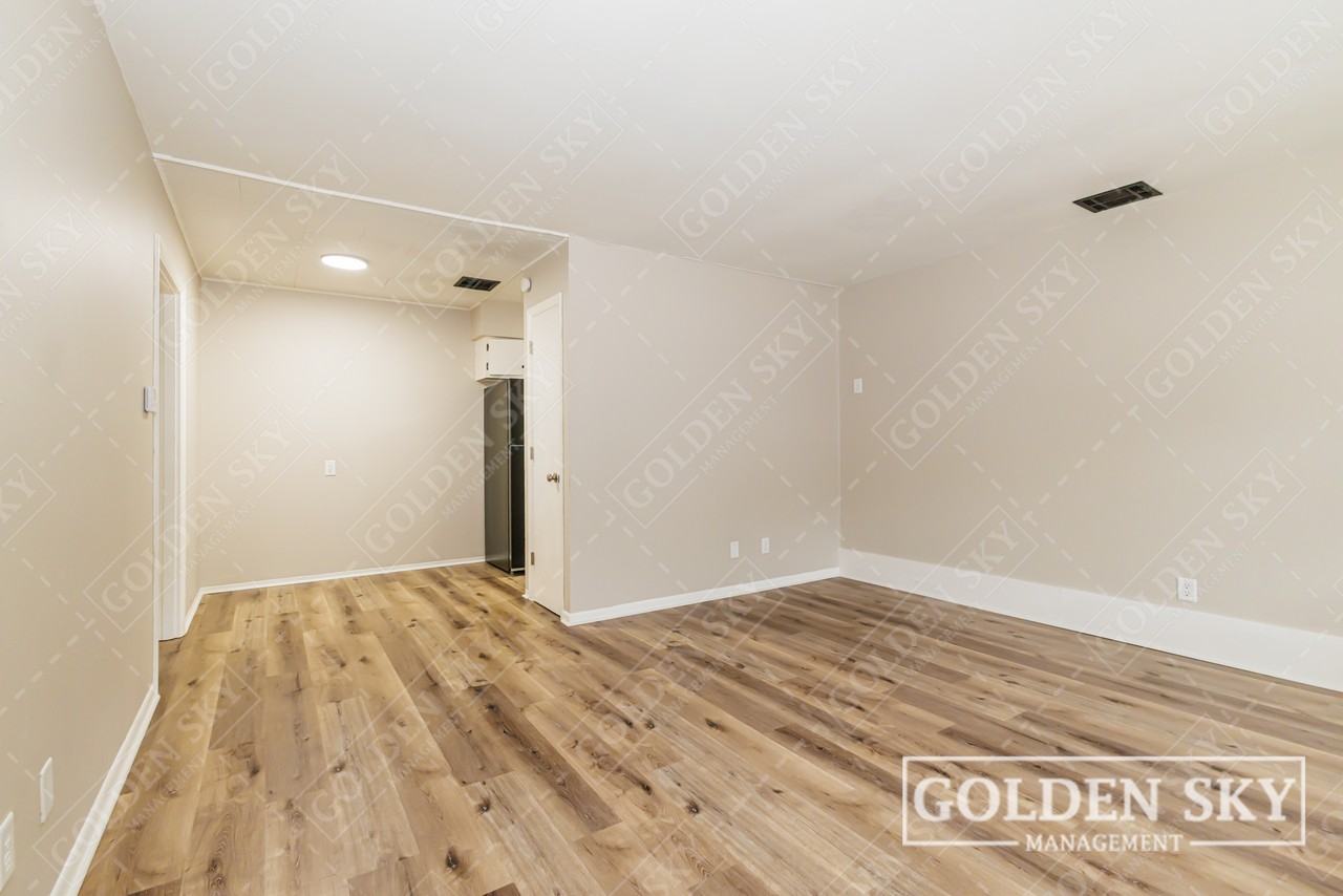 4611 South Madison StreetUnit 8 #8 - Photo 5 of 10