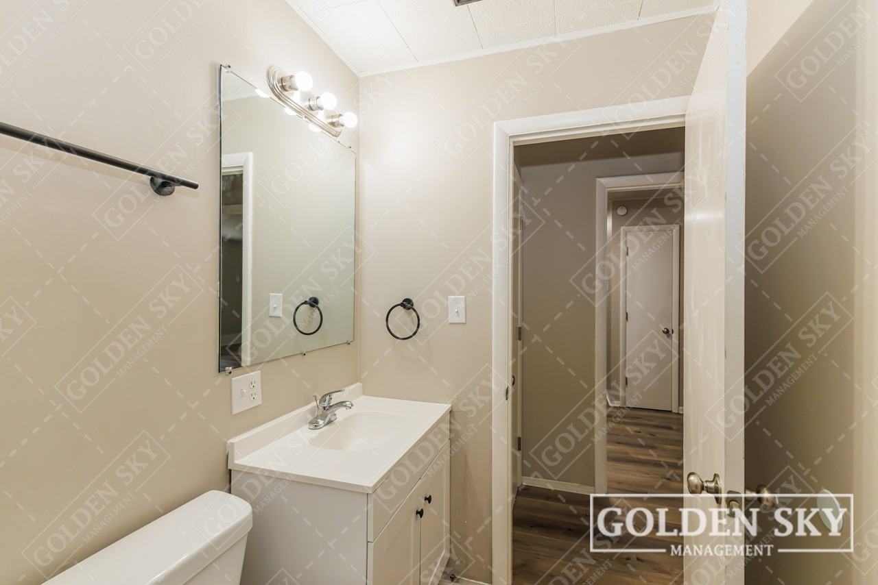 4611 South Madison StreetUnit 8 #8 - Photo 7 of 10