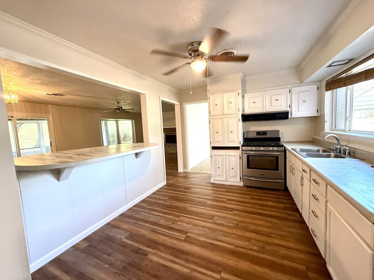 320 Campbell St #1 - Photo 5 of 33