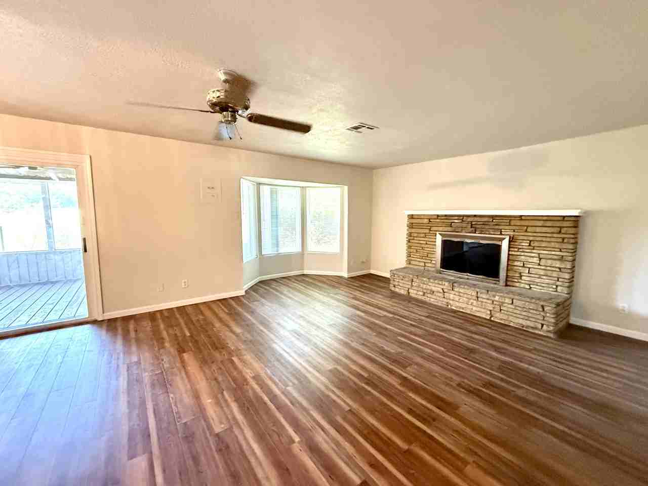 320 Campbell St #1 - Photo 7 of 33