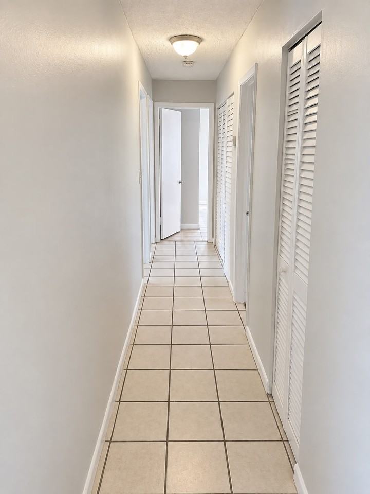 20620 Nw 26th Ct #20620 - Photo 4 of 10