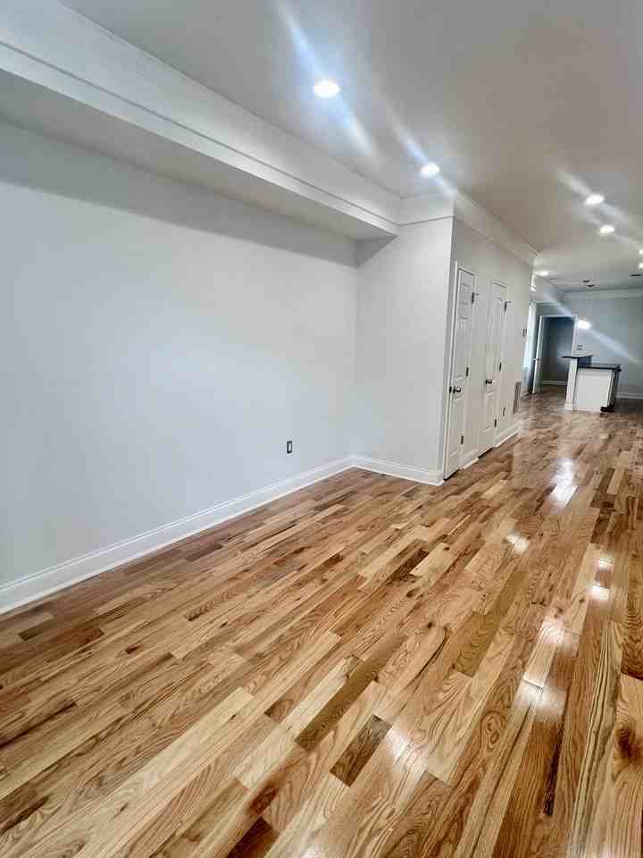 2922 E Monument St - Photo 3 of 39