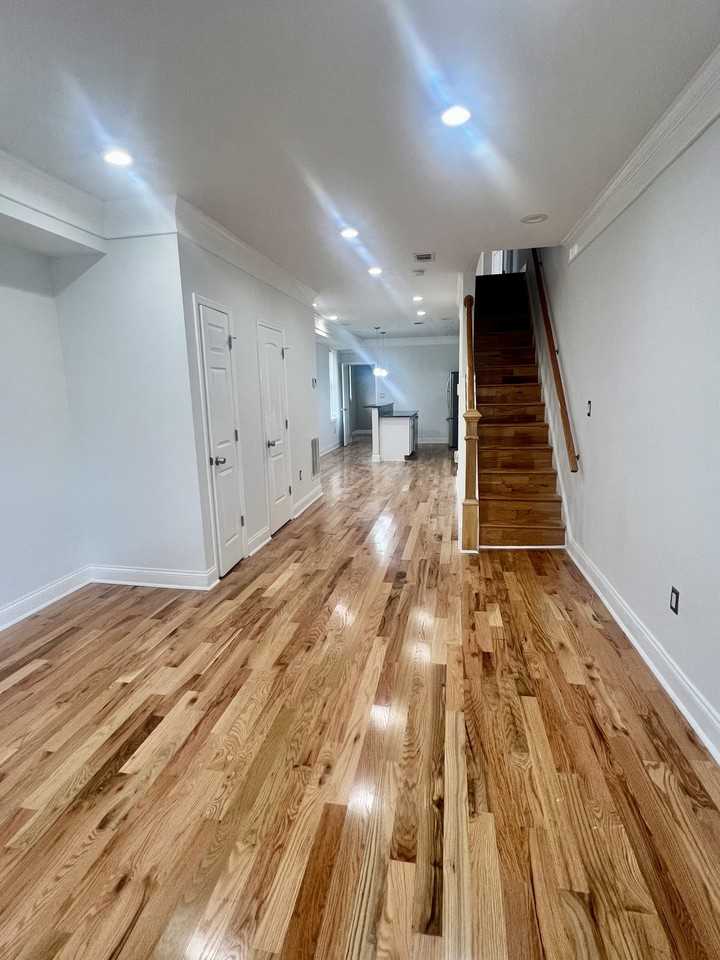 2922 E Monument St - Photo 5 of 39