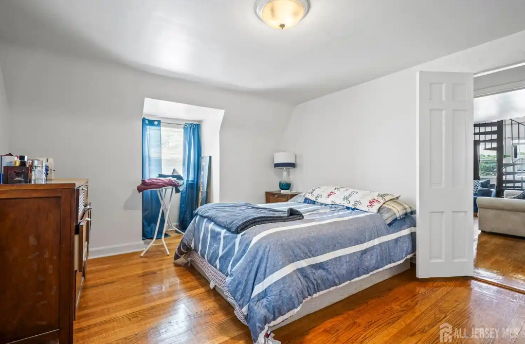 40 Avenel St #2 - Photo 6 of 10