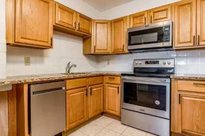 1005 Lincoln StreetUnit - F1 #1005F1 - Photo 3 of 10