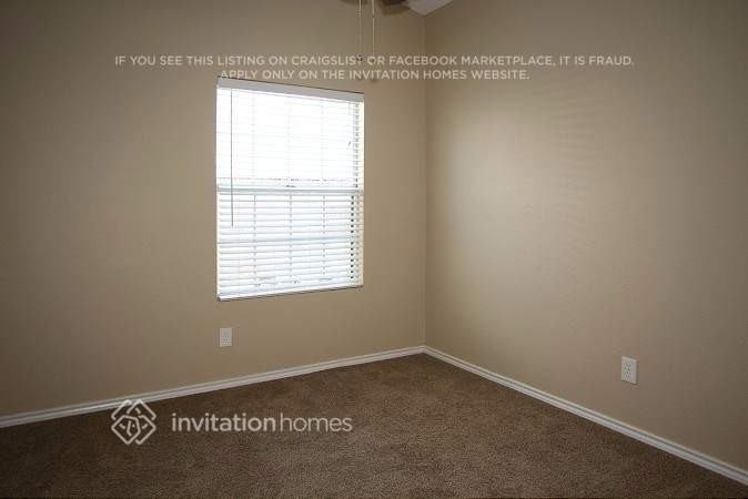 501 Kalmia Dr - Photo 5 of 16
