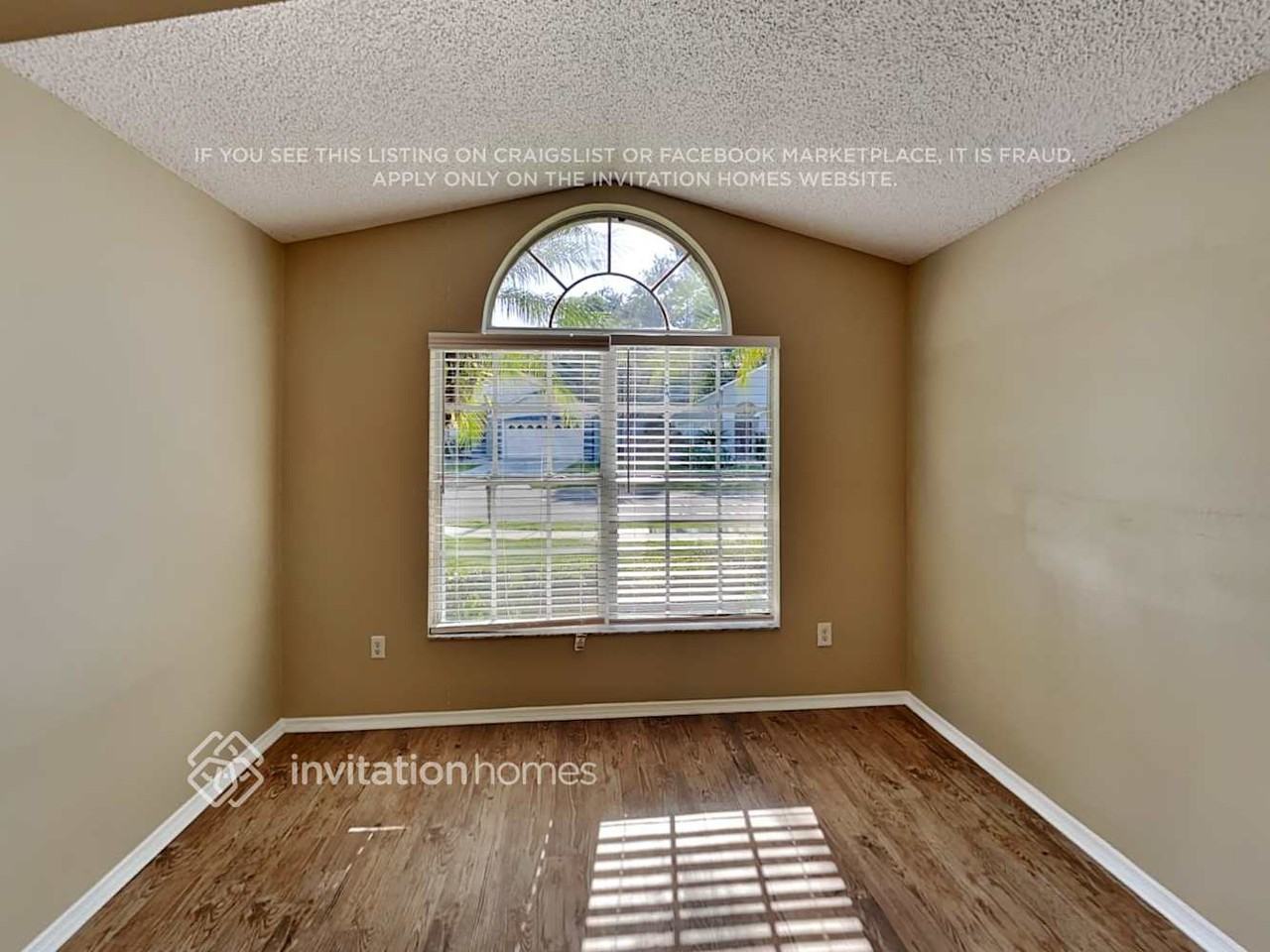 833 Shell Ln - Photo 3 of 19