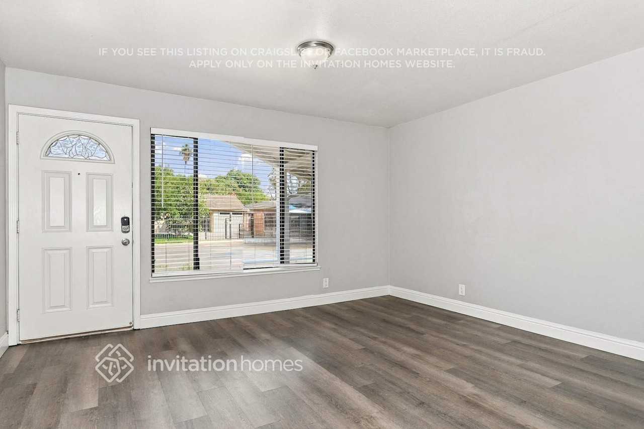 6517 Larry Way - Photo 4 of 17