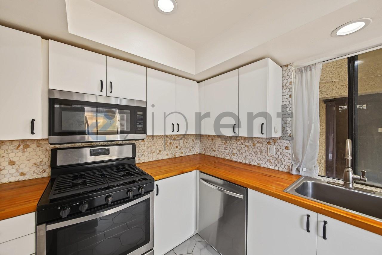 7001 S La Cienega Blvd #101 - Photo 7 of 37