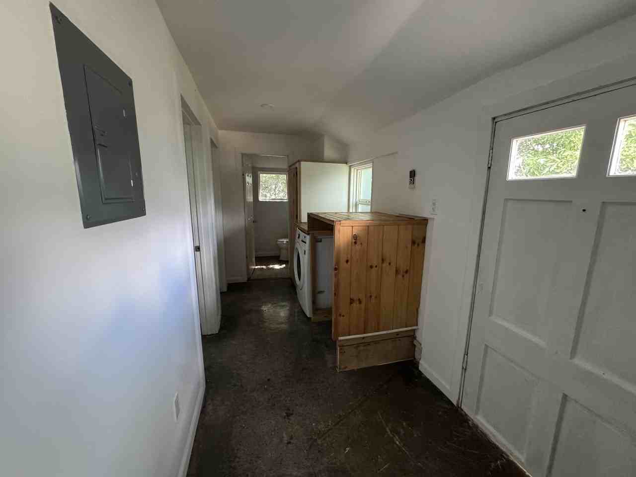 405 E North St #B - Photo 4 of 5