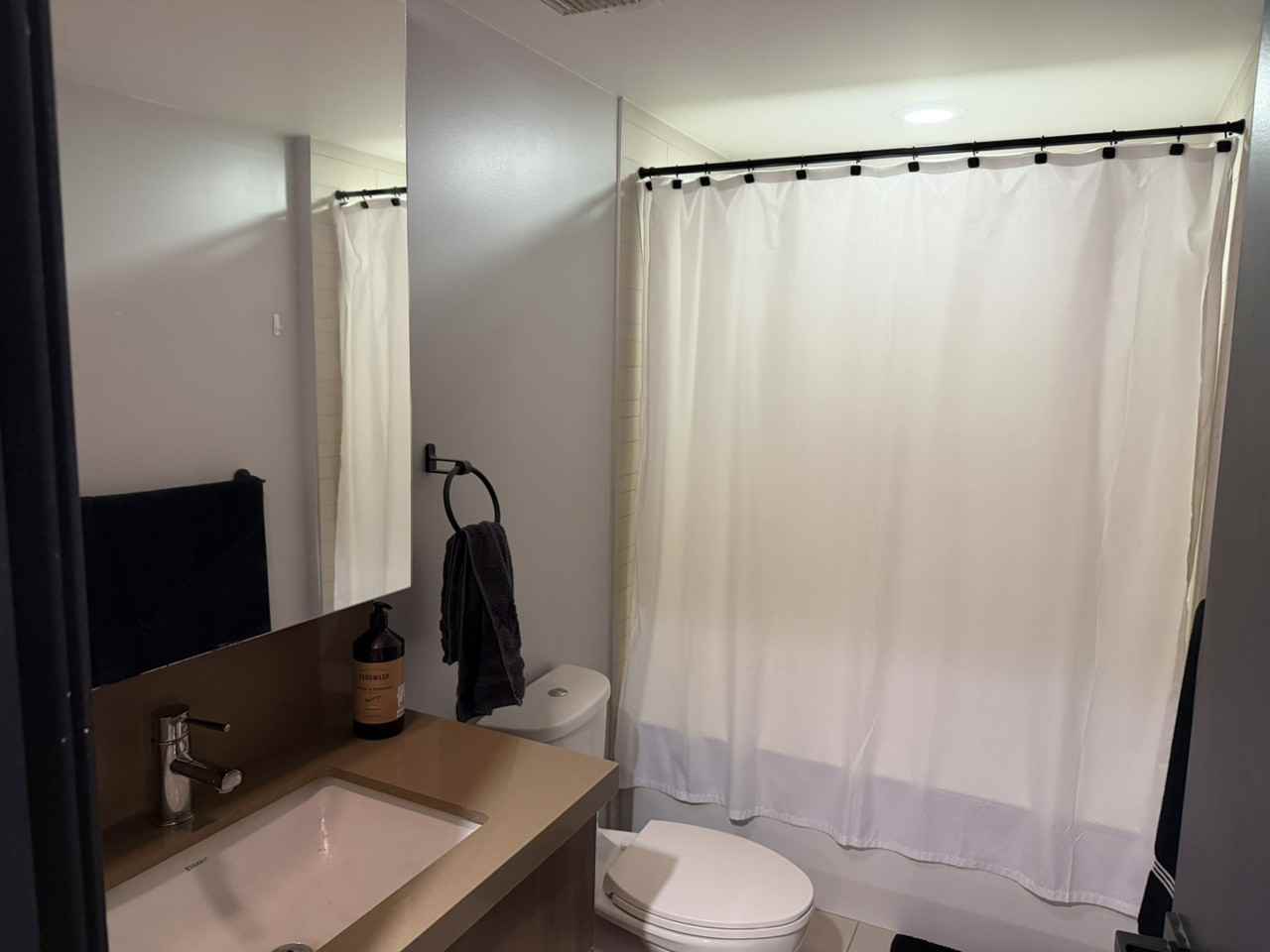 360 McLeod St - Photo 7 of 11
