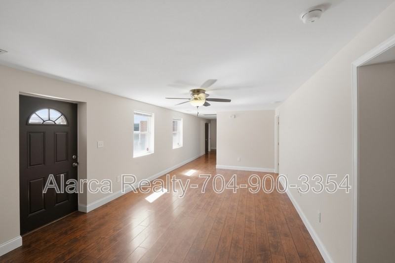 1542 Monument Ave - Photo 6 of 31