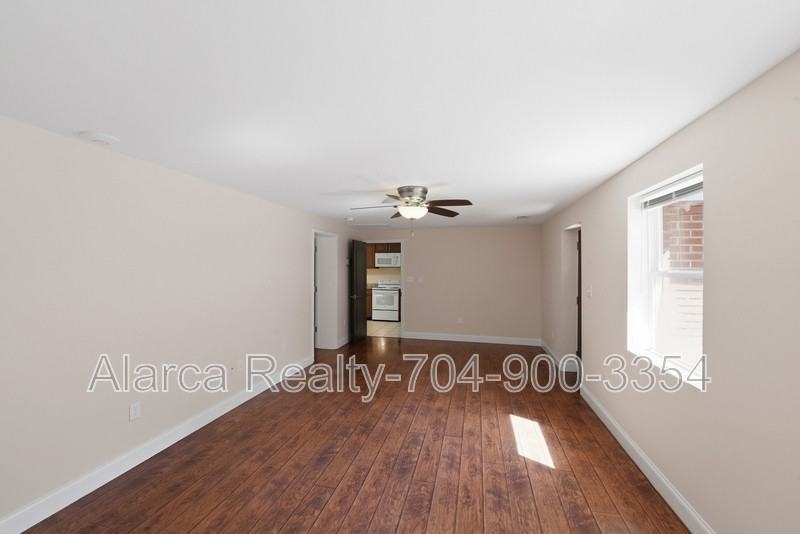1542 Monument Ave - Photo 7 of 31