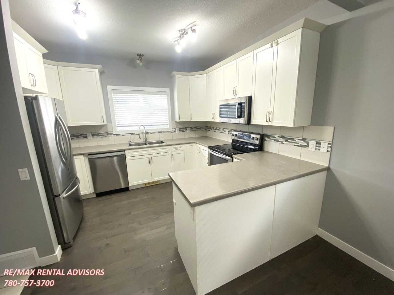 2228 74 St Sw - Photo 3 of 32
