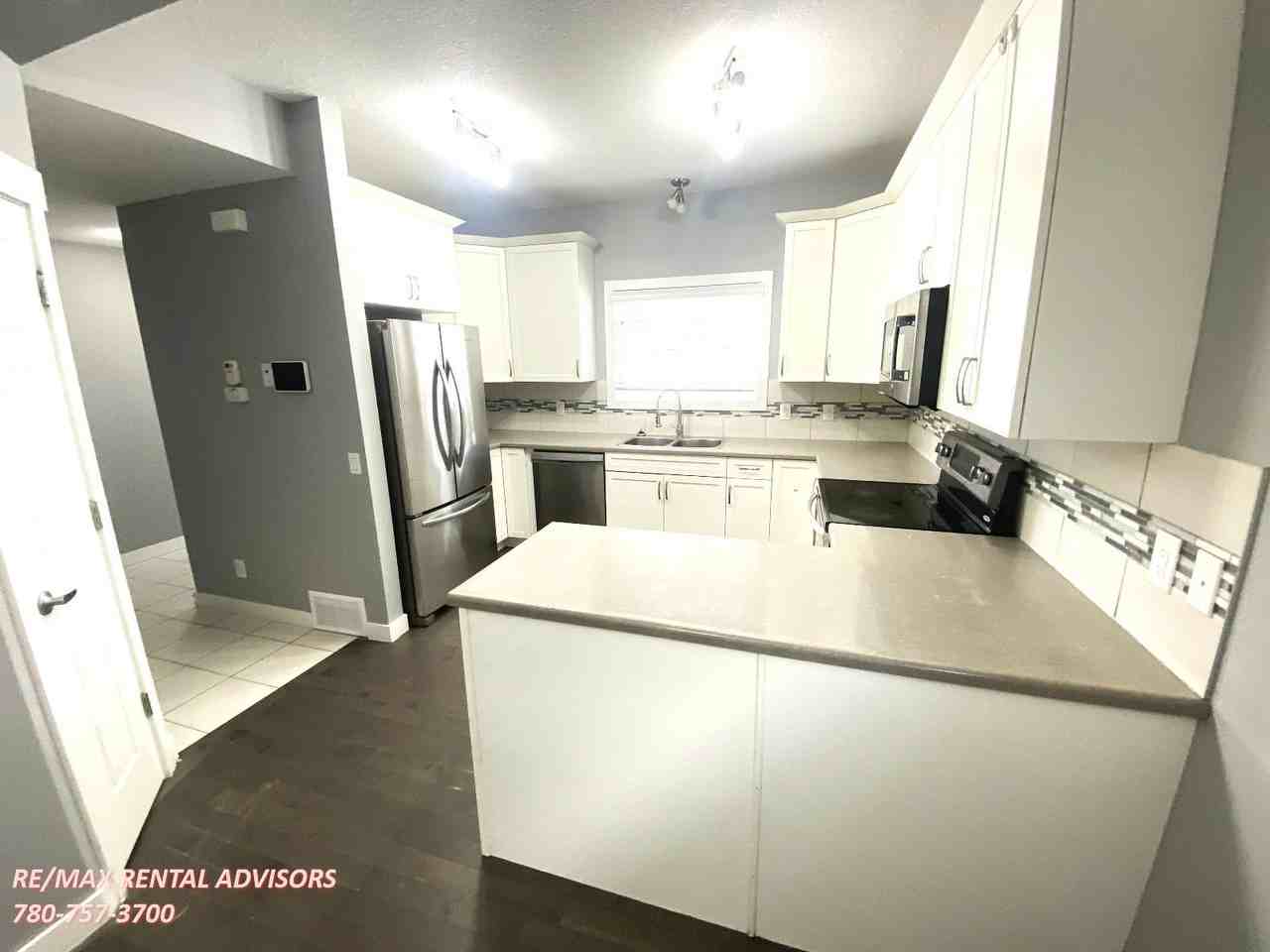 2228 74 St Sw - Photo 5 of 32