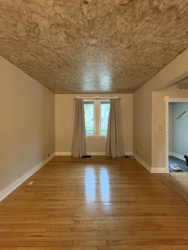 530 Aulneau St - Photo 3 of 20