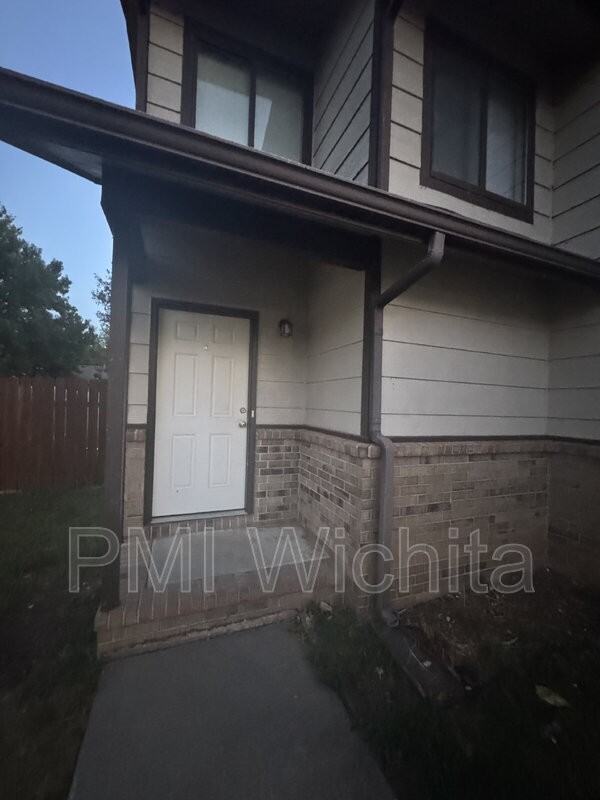 8703 W 15th St N - Photo 2 of 15
