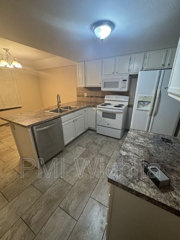 8703 W 15th St N - Photo 5 of 15