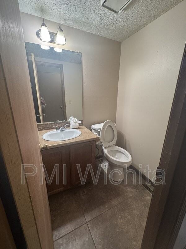8703 W 15th St N - Photo 6 of 15
