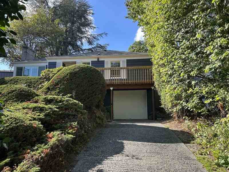 6507 58th Ave Ne - Photo 2 of 14