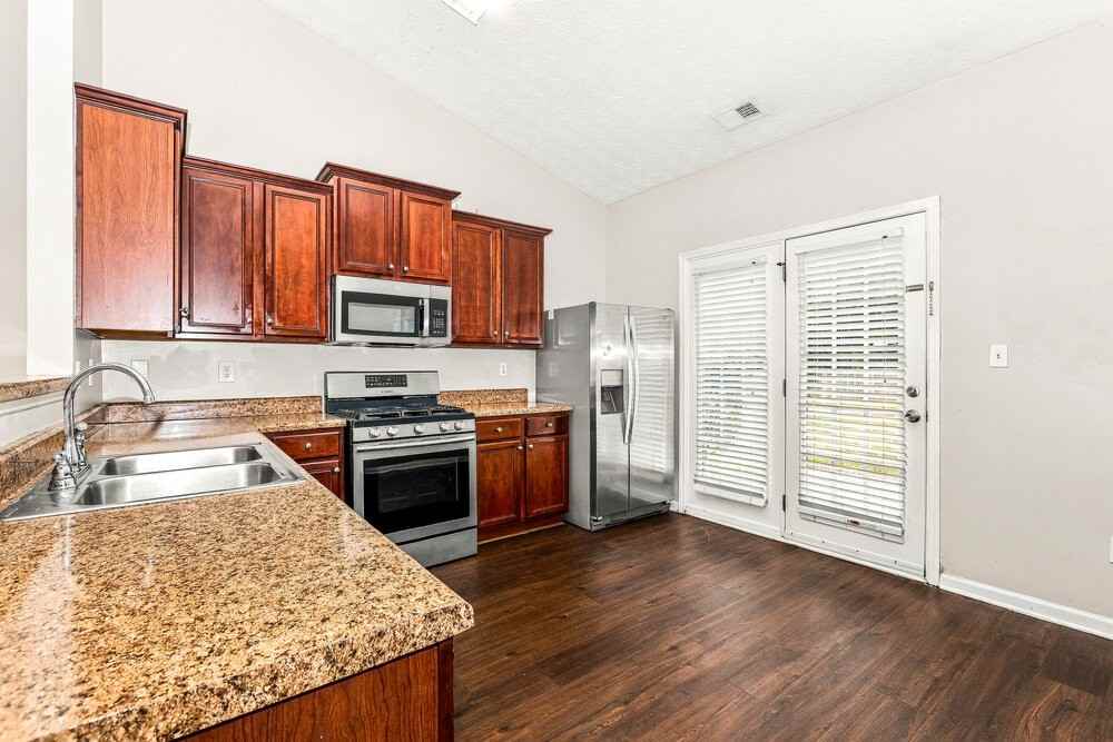 1317 Winwood Dr - Photo 6 of 16