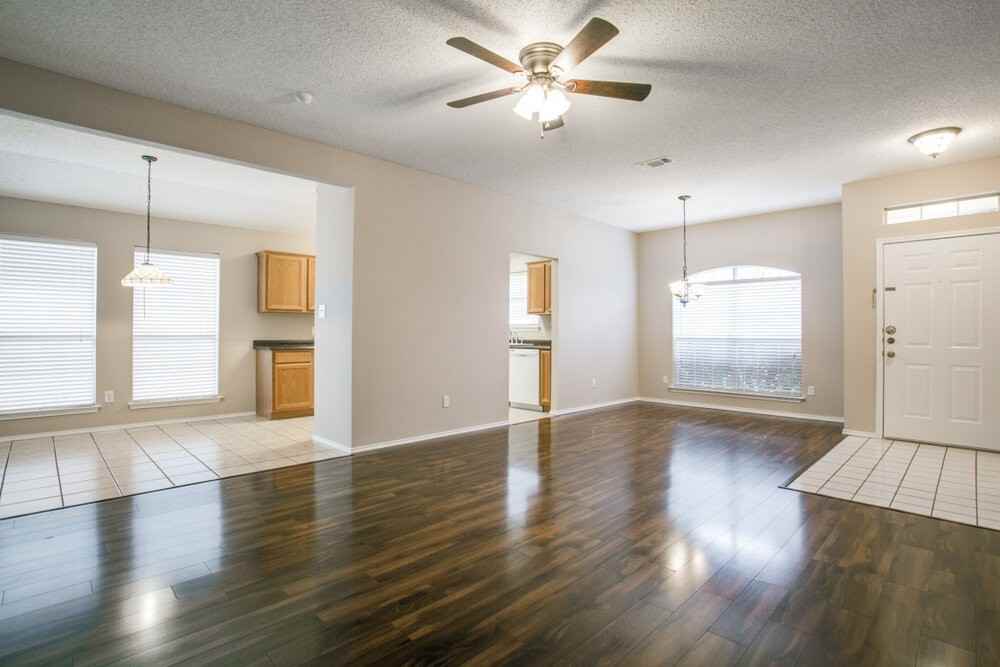 6705 W Lynn Creek Dr - Photo 2 of 24