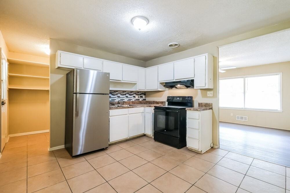 8216 Saxon Ct - Photo 7 of 15
