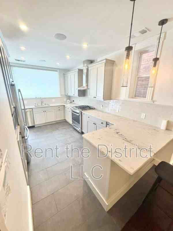 1151 5th St Ne - Photo 2 of 21
