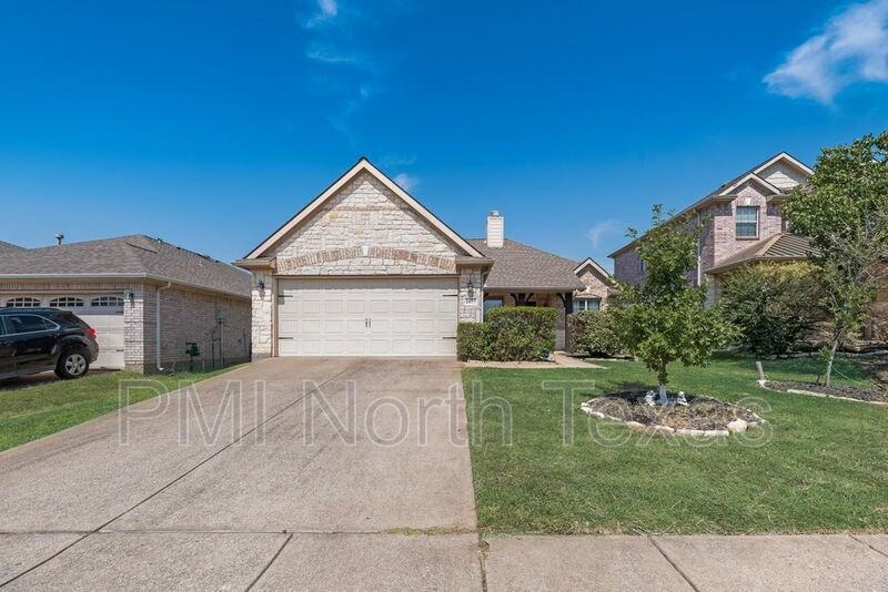 2677 Calmwater Dr - Photo 3 of 23