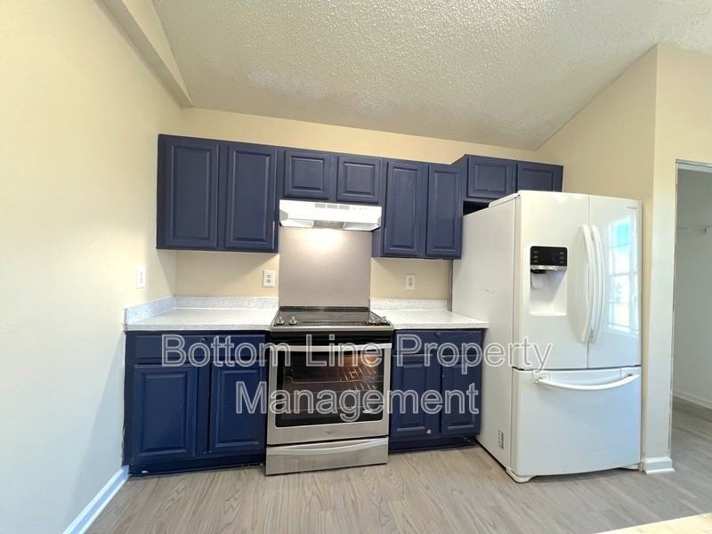 1329 Toddville Rd - Photo 5 of 15