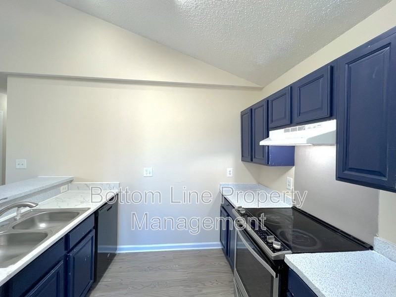 1329 Toddville Rd - Photo 6 of 15