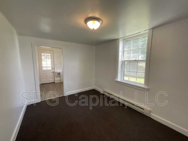 330 N Union St - Photo 5 of 10
