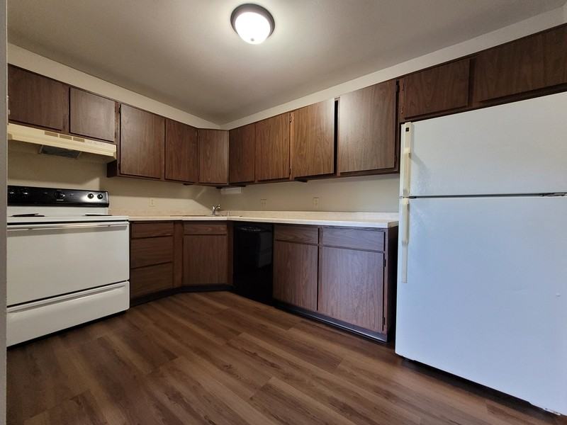 2108 Marathon Ave - Photo 5 of 14