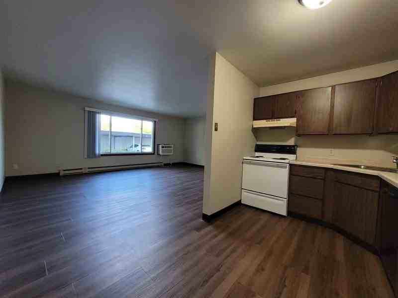 2108 Marathon Ave - Photo 6 of 14