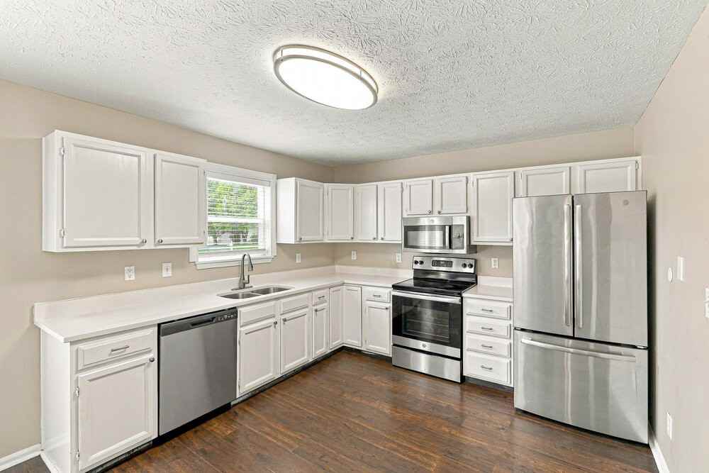 1099 Meadowview Ct - Photo 5 of 16