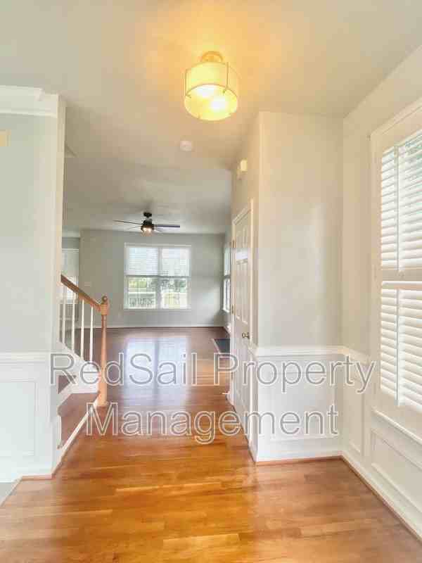 13207 Harbor Dr - Photo 2 of 23